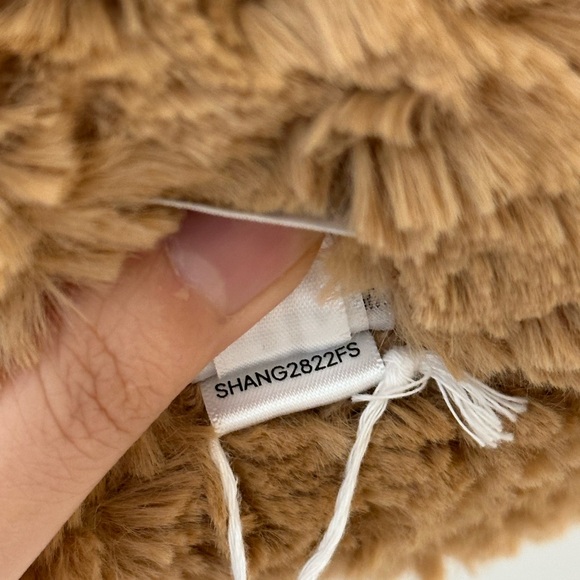 Jellycat  Bartholomew Bear ‘Cupcake’ SHANGHAI EXCLUSIVE NWT RETIRED VHTF - Picture 5 of 6